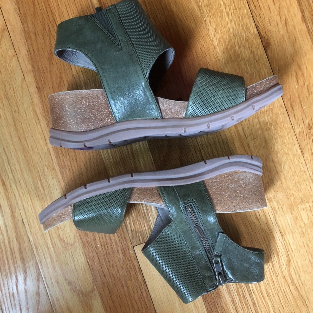 💚💚💚 ‘Palotina’ Leather Wedge Sandal 💚💚💚